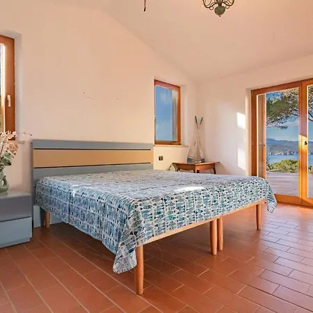Golfo Stella Villa *